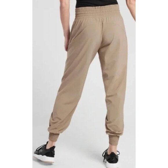 NWT Athleta Camden Jogger Pant in Brownstone Beige-sz 10 - Picture 2 of 9